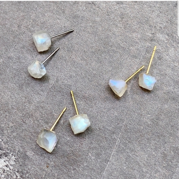 💋 2 for $20/ Raw Moonstone Gemstone Crystal Studs - Picture 7 of 9